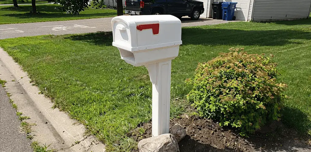 Mailbox installation for a residential curbside mailbox in Naperville, IL